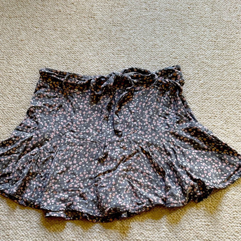 Urban Romantics Floral Print Women's Skort size small